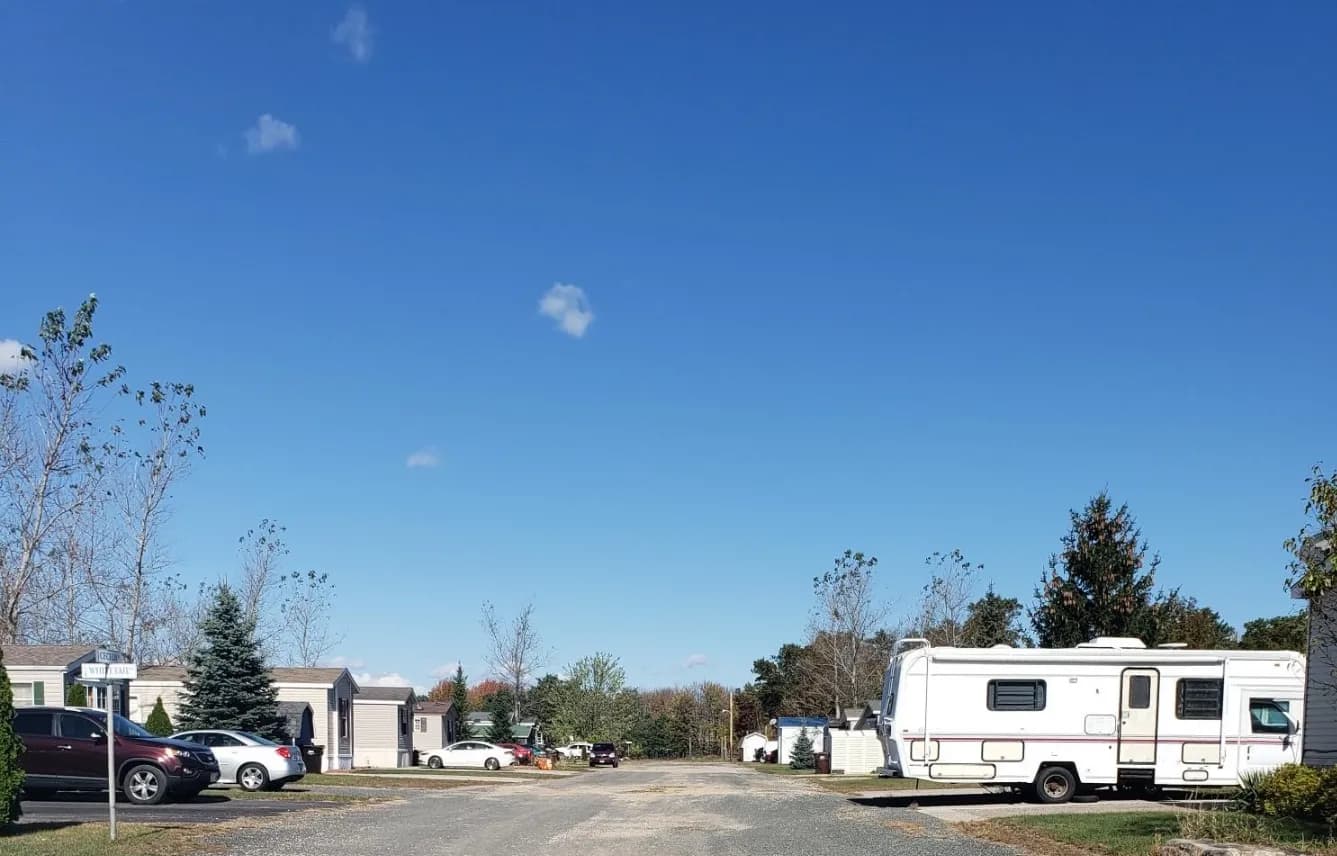 Deerfield Estates MHP - Manufactured housing community in WI